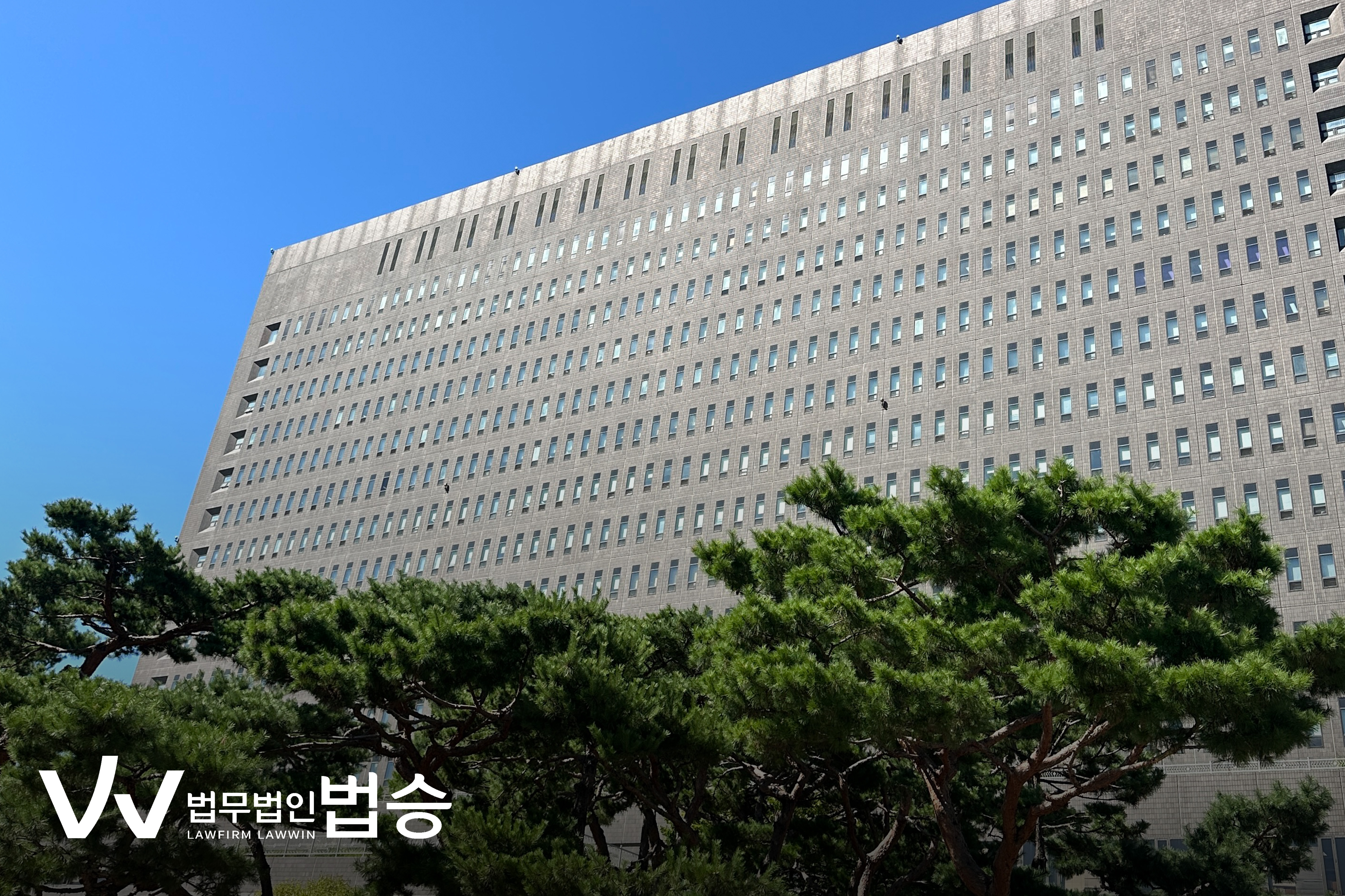 사법 체계의 근간을 뒤흔드는 가장 뜨거운 화두  ‘검사의 보완수사권’입니다 이미지