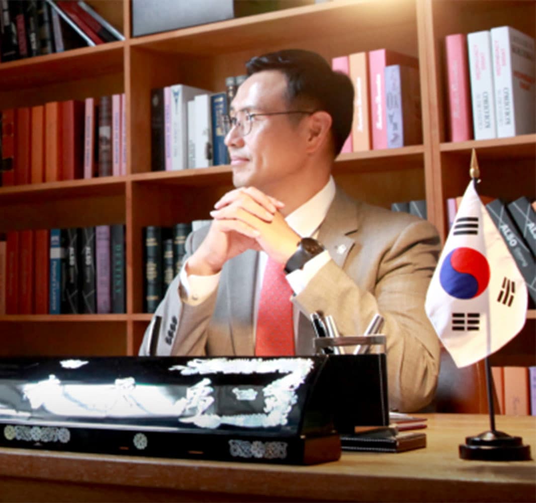 개인회생 신청 후 한 달째 '무소식'…이직해도 괜찮을까? [이승우 변호사]