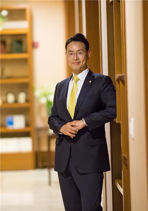 [엑스포츠뉴스]형사전문변호사 “성매매 사안, 무턱대고 인정 절대 금물…무혐의, 무죄 목표해야”