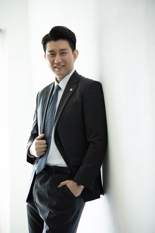 [엑스포츠뉴스] 수원성범죄변호사, “불법촬영 혐의 연루 시 일반촬영, 특수촬영 등 유형 구분 중요”