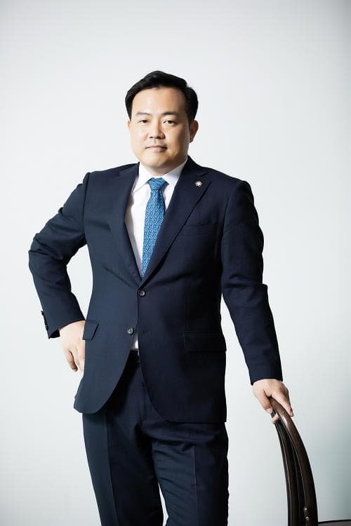 [엑스포츠뉴스]강제추행 등 성범죄 혐의 기소유예 목표로 한다면? 수사단계 대전변호사 조력 필수