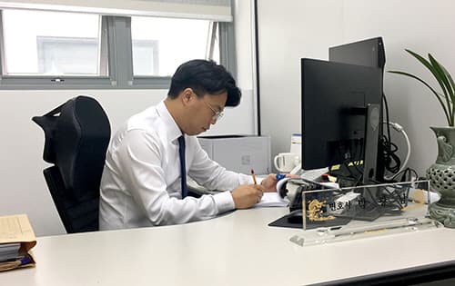 수원성범죄변호사, 불법촬영협박 혐의 연루된 의뢰인 기소유예 받을 수 있었던 까닭은